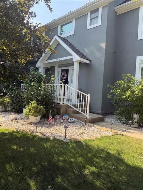 12424 Long St, Overland Park, KS 66213