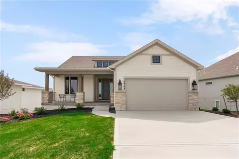 16968 S Cheshire St, Olathe, KS 66062