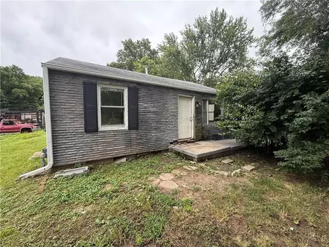5521 Hardesty Ave, Kansas City, MO 64130