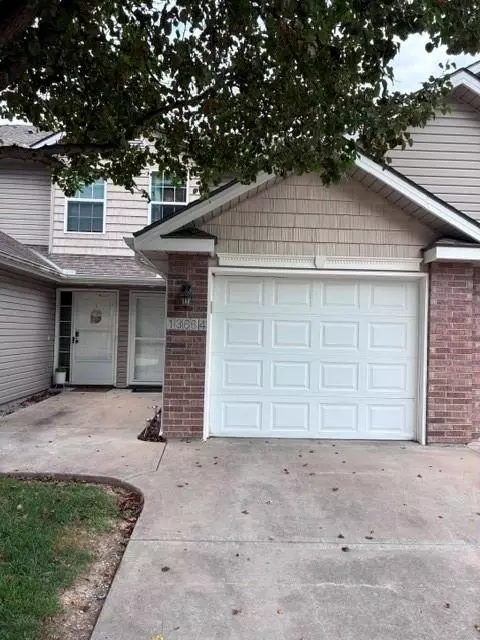 13664 Oak Valley Dr, Platte City, MO 64079