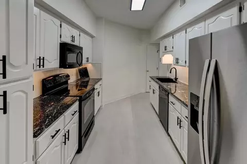 Kitchen - 17800 Bolger Rd #247A, Independence, MO 64055 photo 6 of 7