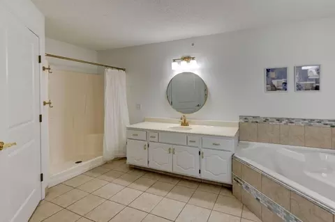 Bath - 17800 Bolger Rd #247A, Independence, MO 64055 photo 1 of 6