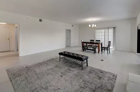 Dining - 17800 Bolger Rd #247A, Independence, MO 64055 photo 1 of 6