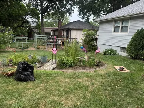 304 SE Colony Dr, Lees Summit, MO 64063 photo 6