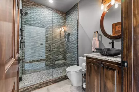 Bath - 1647 NE Ozark Dr, Lees Summit, MO 64086 photo 3 of 3