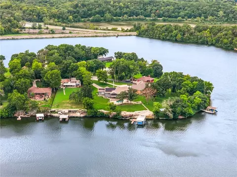 View/Area - 1647 NE Ozark Dr, Lees Summit, MO 64086 photo 4 of 6