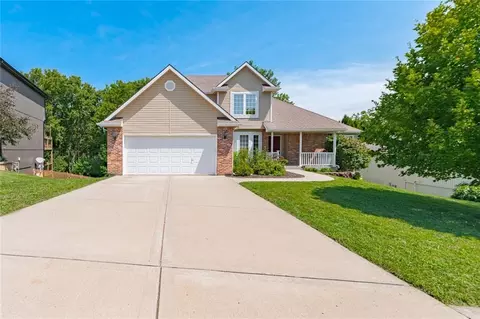 1517 Duncan Dr, Liberty, MO 64068