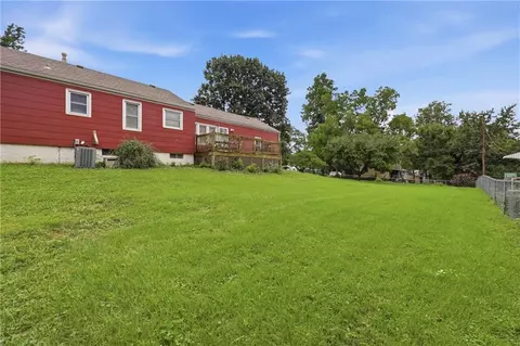 Exterior - 1007 S Logan Ave, Independence, MO 64050 photo 5 of 6