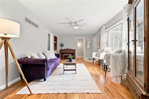 Living - 1007 S Logan Ave, Independence, MO 64050 photo 2 of 3