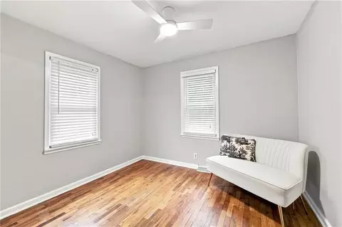Bedroom - 1007 S Logan Ave, Independence, MO 64050 photo 5 of 6