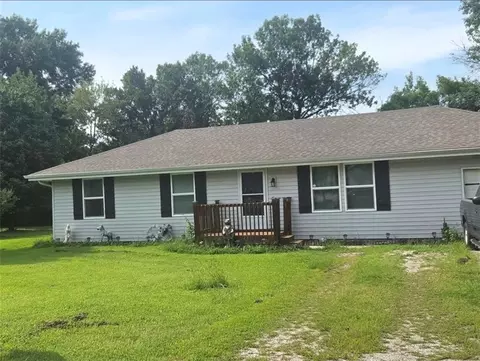 310 Renee Ln, Garden City, MO 64747