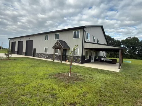 Exterior - 34705 E Mabry Rd, Buckner, MO 64016 photo 4 of 9