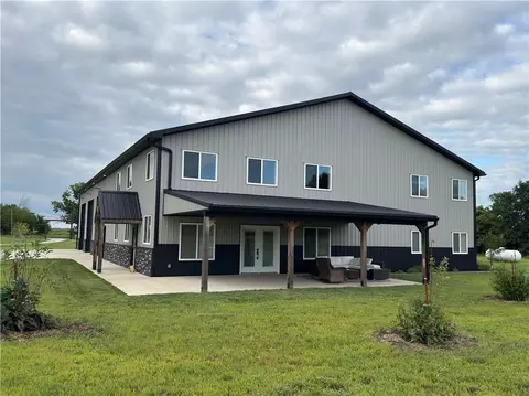 Exterior - 34705 E Mabry Rd, Buckner, MO 64016 photo 6 of 9