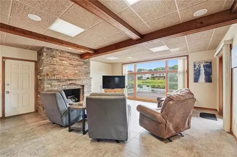 332 NE Warrington Ct, Lees Summit, MO 64064 photo 50
