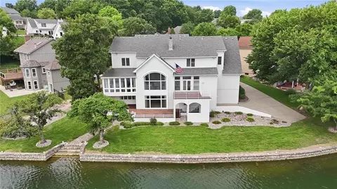 332 NE Warrington Ct, Lees Summit, MO 64064 photo 69