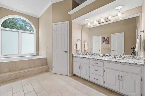 332 NE Warrington Ct, Lees Summit, MO 64064 photo 13