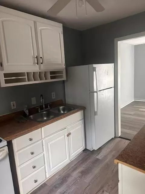 Kitchen - 11219 E 24th St, Independence, MO 64052 photo 1 of 2