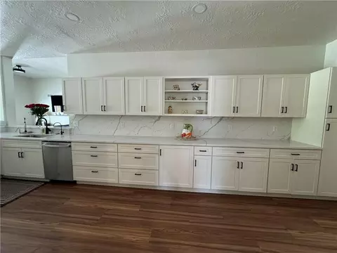 Kitchen - 2015 S Lees Summit Rd, Independence, MO 64050 photo 2 of 3
