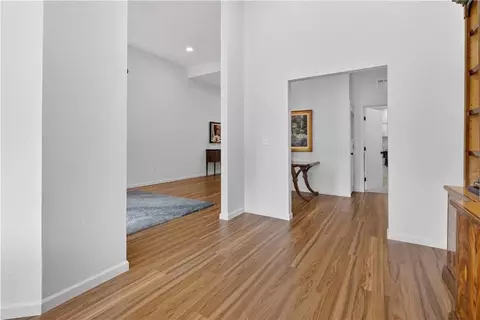Entry Way - 2015 S Lees Summit Rd, Independence, MO 64050 photo 7 of 8