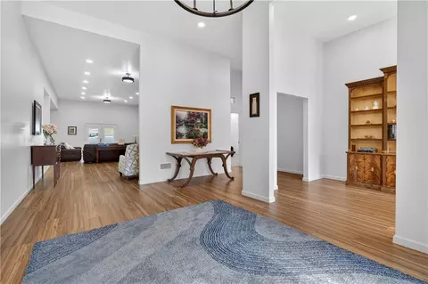 Entry Way - 2015 S Lees Summit Rd, Independence, MO 64050 photo 6 of 8