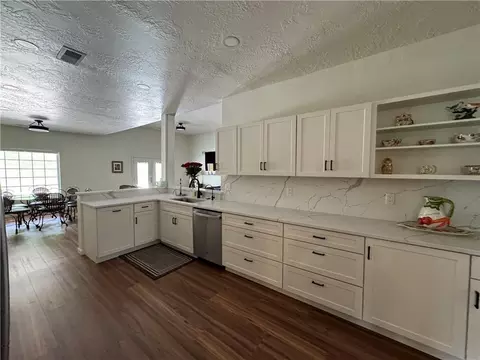 Kitchen - 2015 S Lees Summit Rd, Independence, MO 64050 photo 1 of 3