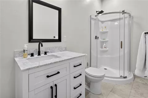Bath - 2015 S Lees Summit Rd, Independence, MO 64050 photo 5 of 7