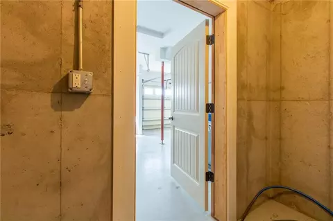 Entry Way - 5714 Silverstone Dr, Lawrence, KS 66049 photo 6 of 6