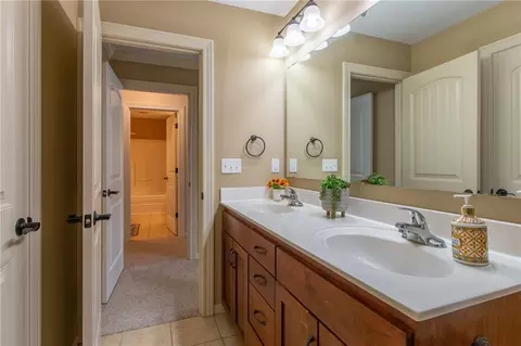 Bath - 5714 Silverstone Dr, Lawrence, KS 66049 photo 3 of 7