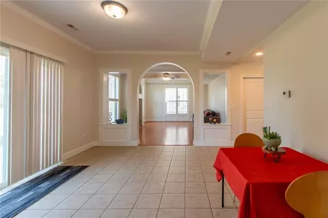 Entry Way - 5714 Silverstone Dr, Lawrence, KS 66049 photo 4 of 6