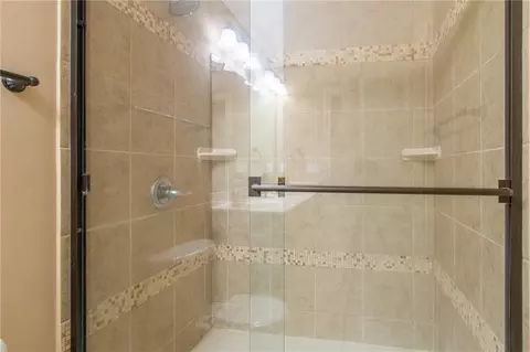Bath - 5714 Silverstone Dr, Lawrence, KS 66049 photo 4 of 7