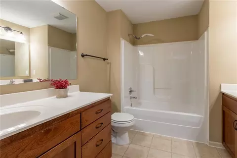 Bath - 5714 Silverstone Dr, Lawrence, KS 66049 photo 5 of 7