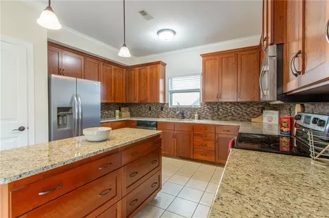 Kitchen - 5714 Silverstone Dr, Lawrence, KS 66049 photo 2 of 4
