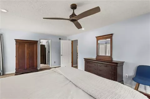 Bedroom - 4401 NE Hoit Dr, Lees Summit, MO 64064 photo 2 of 5