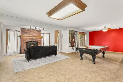 Living - 4401 NE Hoit Dr, Lees Summit, MO 64064 photo 3 of 5