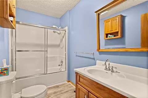 Bath - 4401 NE Hoit Dr, Lees Summit, MO 64064 photo 7 of 8