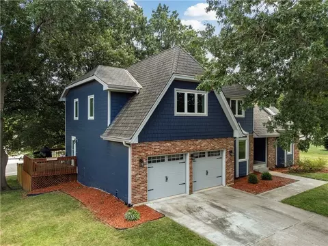 Exterior - 4401 NE Hoit Dr, Lees Summit, MO 64064 photo 13 of 13