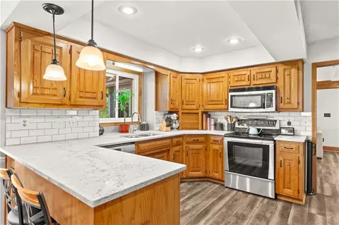Kitchen - 4401 NE Hoit Dr, Lees Summit, MO 64064 photo 3 of 5