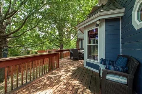 Exterior - 4401 NE Hoit Dr, Lees Summit, MO 64064 photo 10 of 13