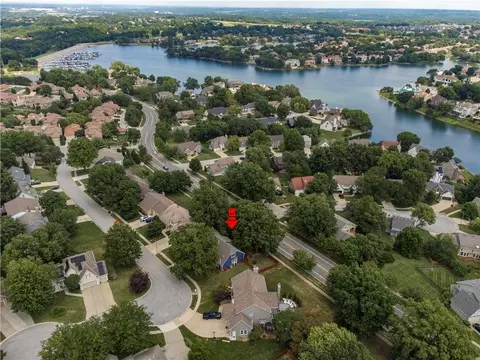 View/Area - 4401 NE Hoit Dr, Lees Summit, MO 64064 photo 4 of 10