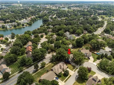 View/Area - 4401 NE Hoit Dr, Lees Summit, MO 64064 photo 9 of 10
