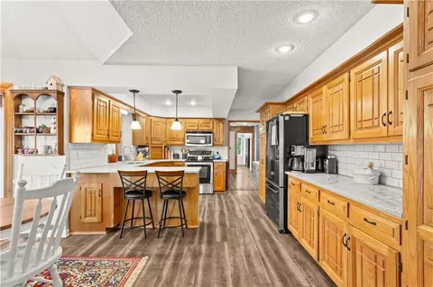 Kitchen - 4401 NE Hoit Dr, Lees Summit, MO 64064 photo 4 of 5
