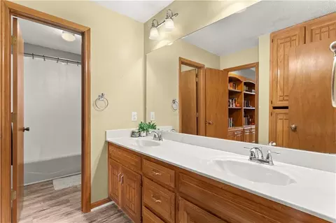 Bath - 4401 NE Hoit Dr, Lees Summit, MO 64064 photo 5 of 8