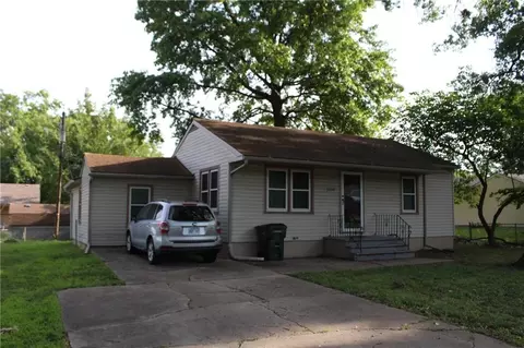 1510 Hope St, Leavenworth, KS 66048