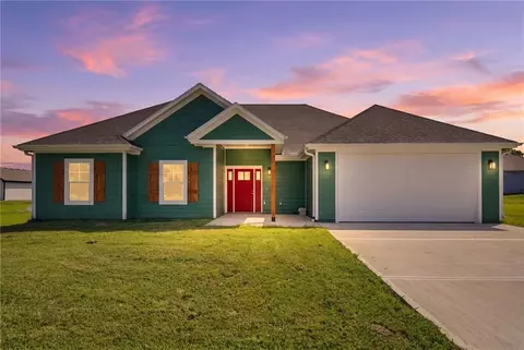 206 Constitution Ln, East Lynne, MO 64743