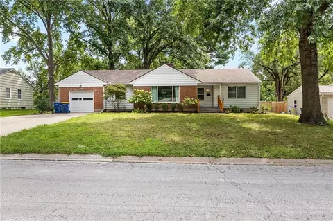 5627 Russell St, Mission, KS 66202