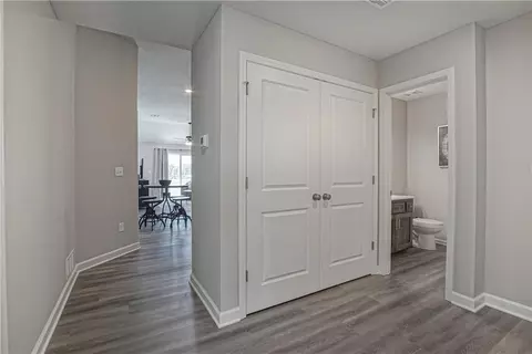 Entry Way - 21107-21109 E 8th St, Independence, MO 64056 photo 5 of 6