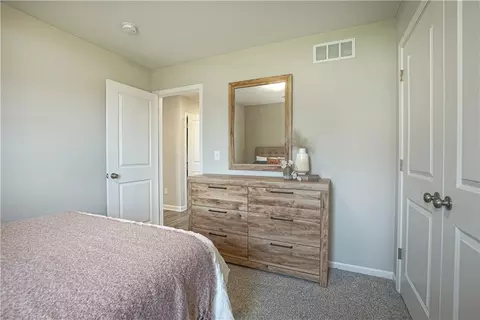 Bedroom - 21107-21109 E 8th St, Independence, MO 64056 photo 4 of 12