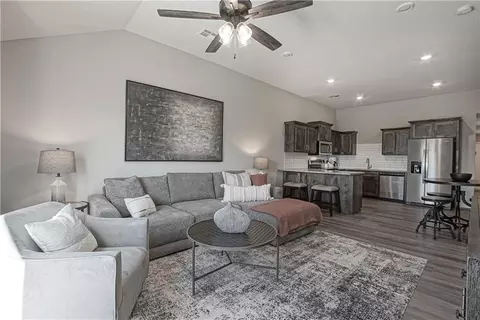 Living - 21107-21109 E 8th St, Independence, MO 64056 photo 4 of 4