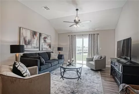 Living - 21107-21109 E 8th St, Independence, MO 64056 photo 1 of 4