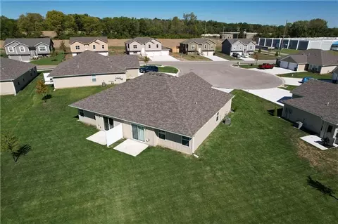View/Area - 21107-21109 E 8th St, Independence, MO 64056 photo 4 of 4